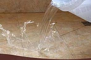 天等漏水维修 免砸砖防水材料该如何施工